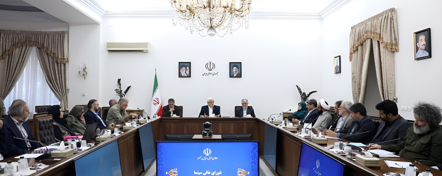 عارف: سینماگران عظمت ملت ایران را به تصویر بکشند